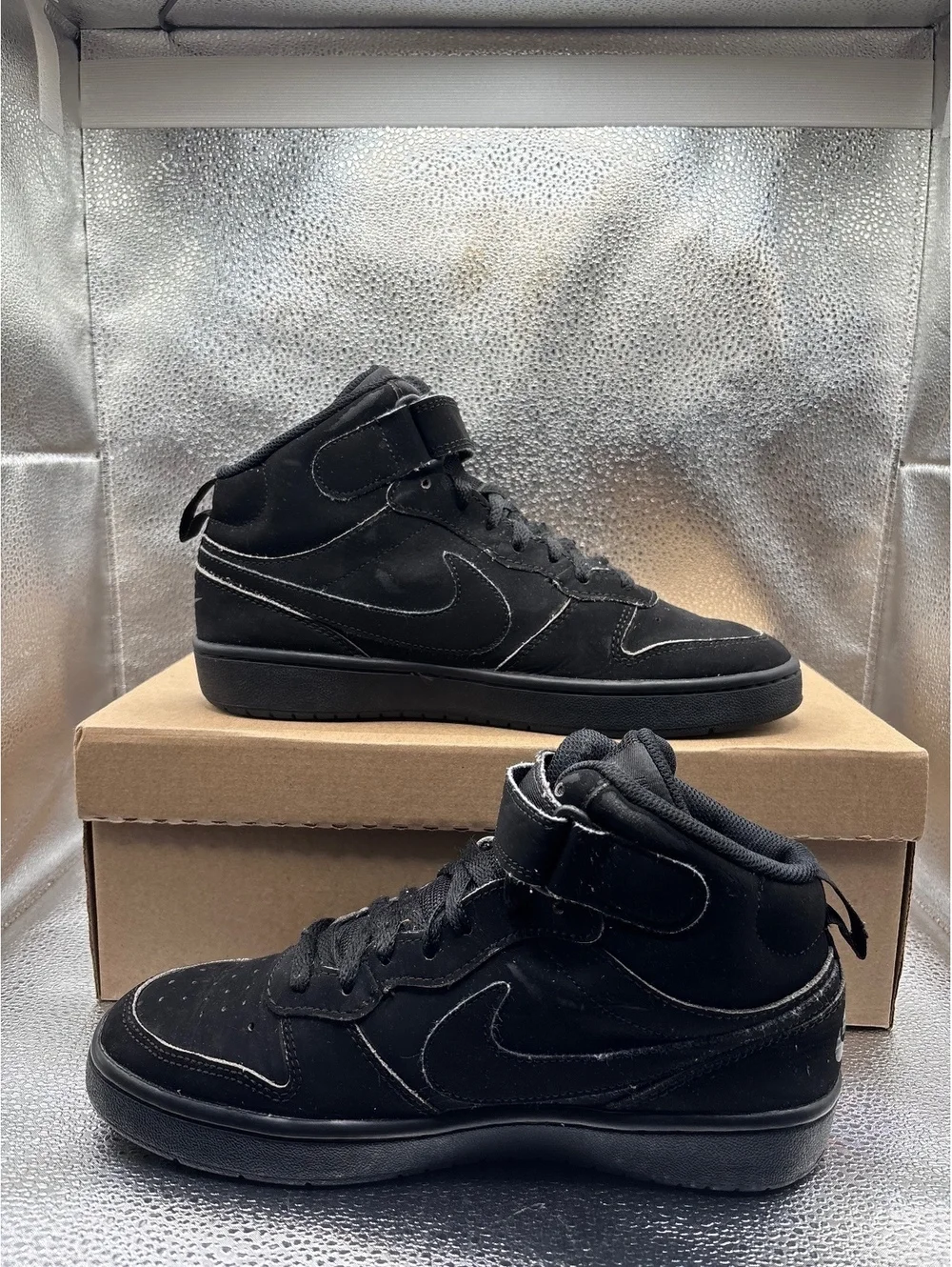 Nike court borough mid 2 triple black